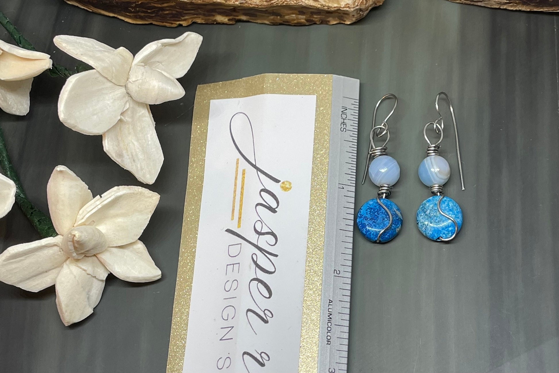 Blue agate and howlite gemstone earrings. Wire-wrapped in stainless steel. Handmade drop earrings.