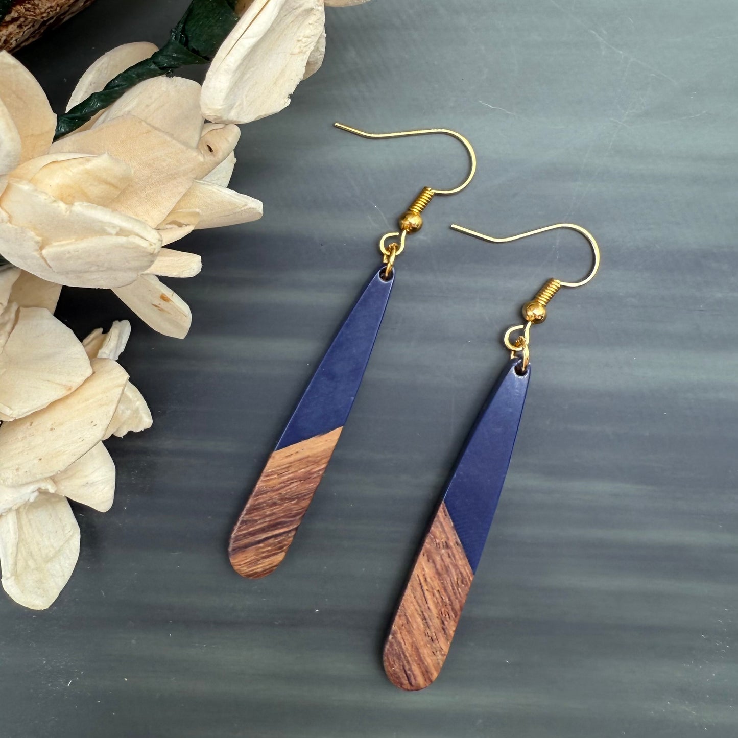 Resin and wood earrings: skinny & lightweight