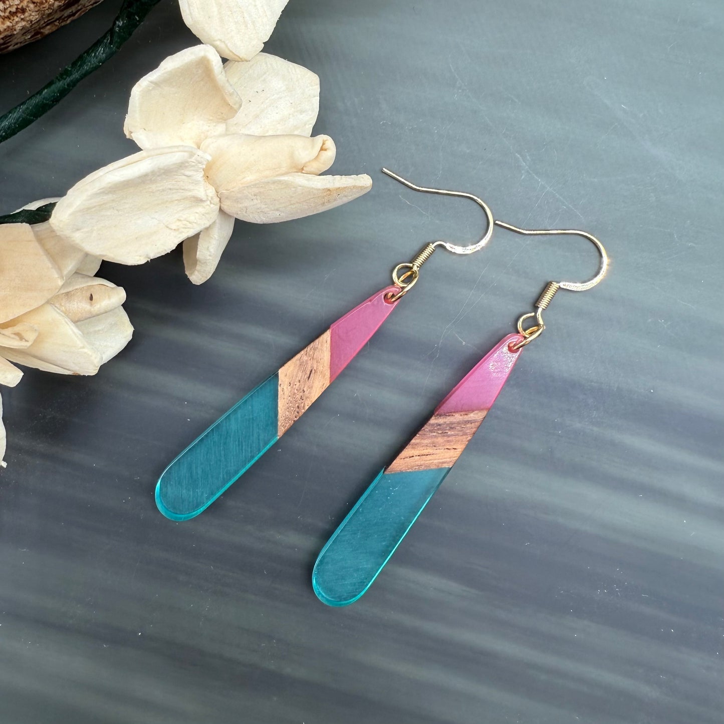 Resin and wood earrings: skinny & lightweight