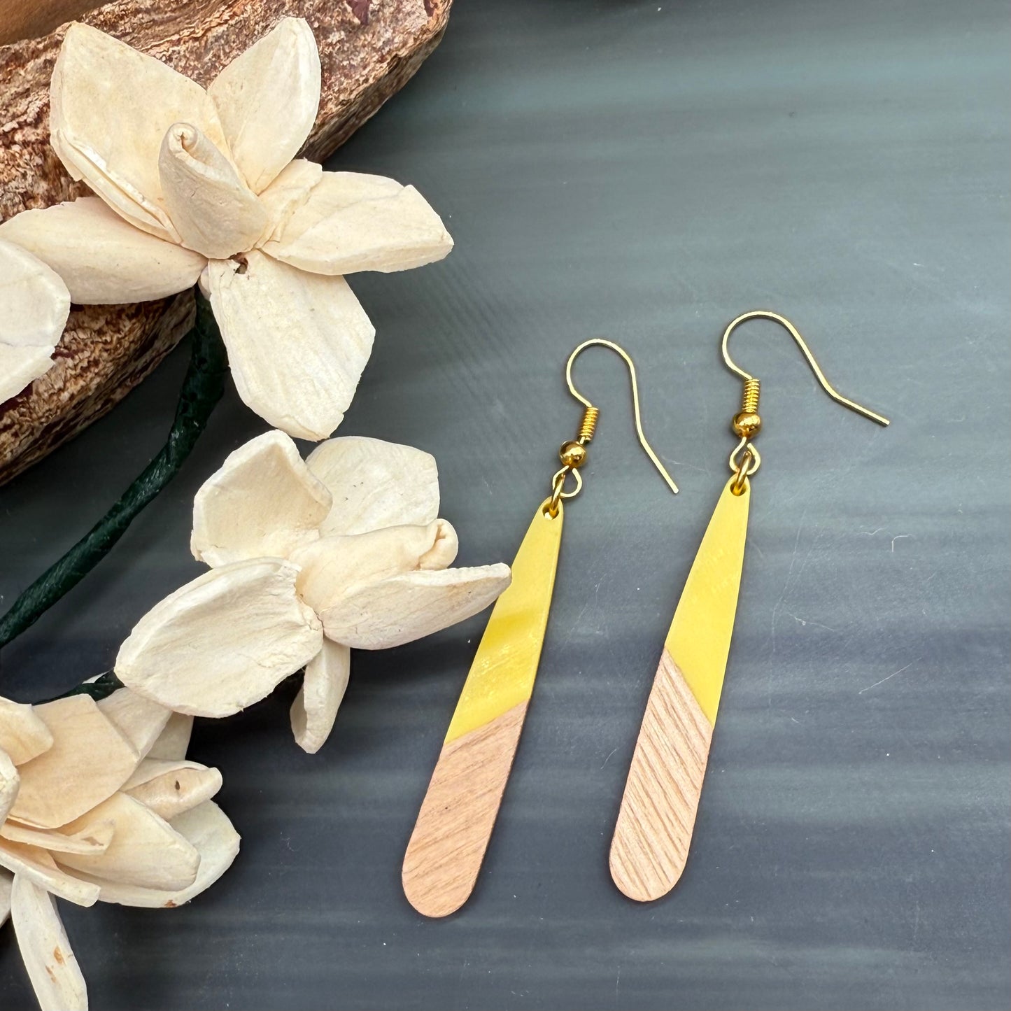 Resin and wood earrings: skinny & lightweight