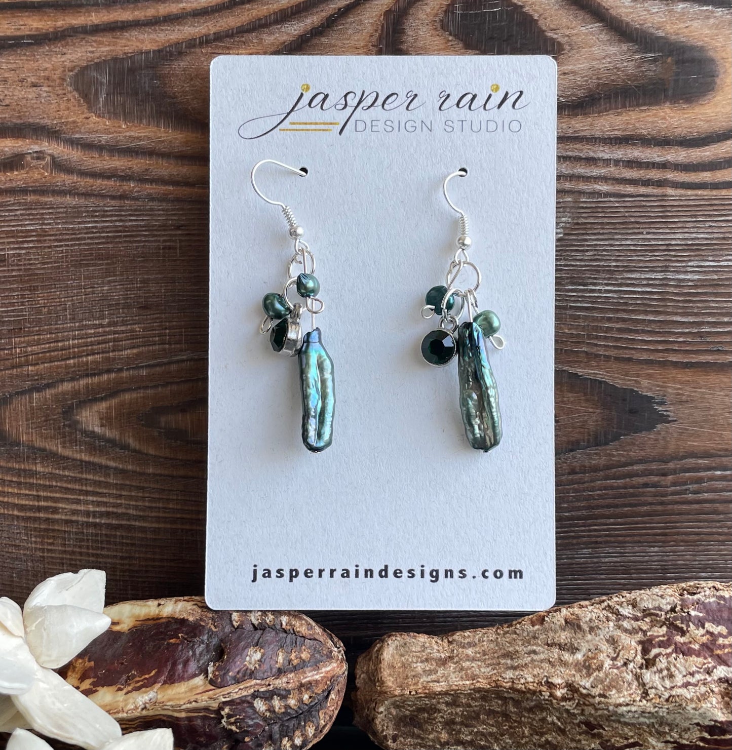 May Emerald earrings