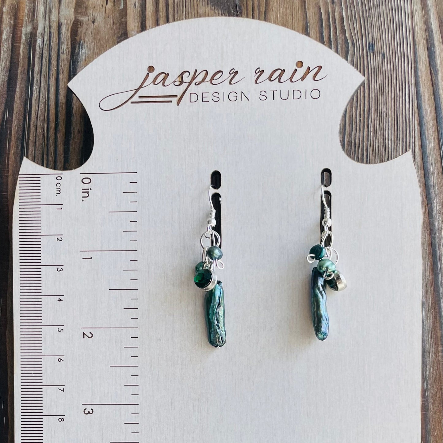 May Emerald earrings