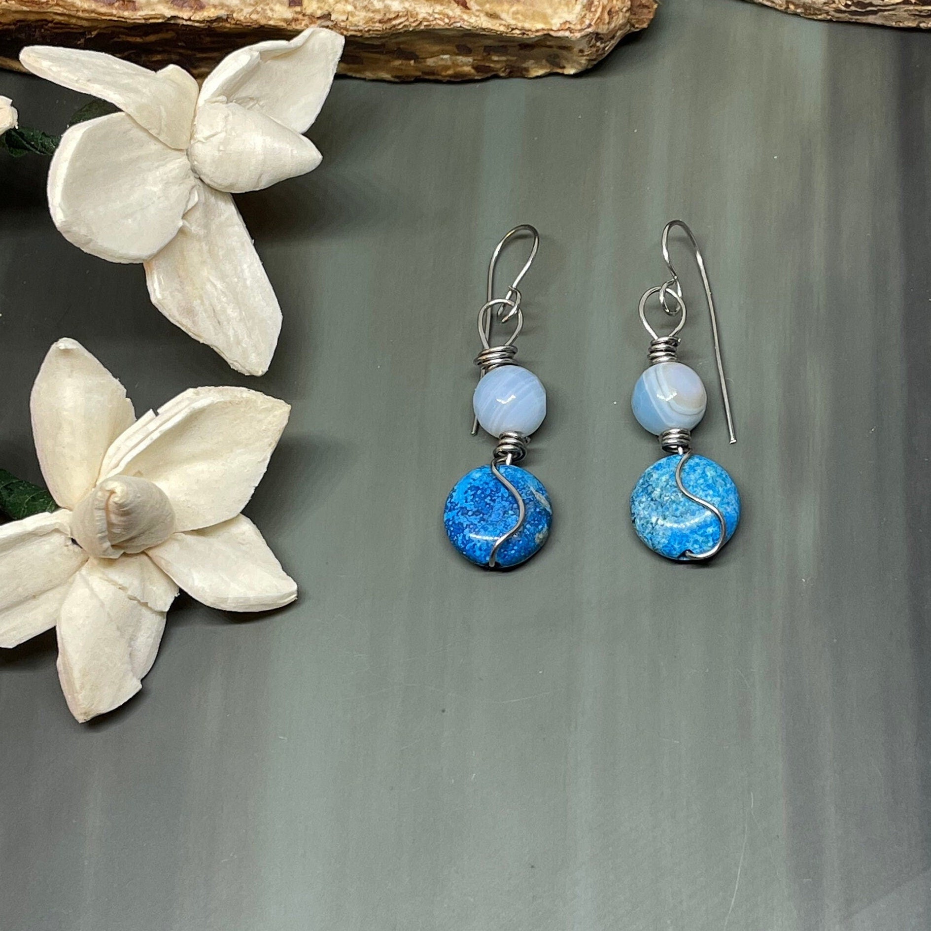 Blue agate and howlite gemstone earrings. Wire-wrapped in stainless steel. Handmade drop earrings.