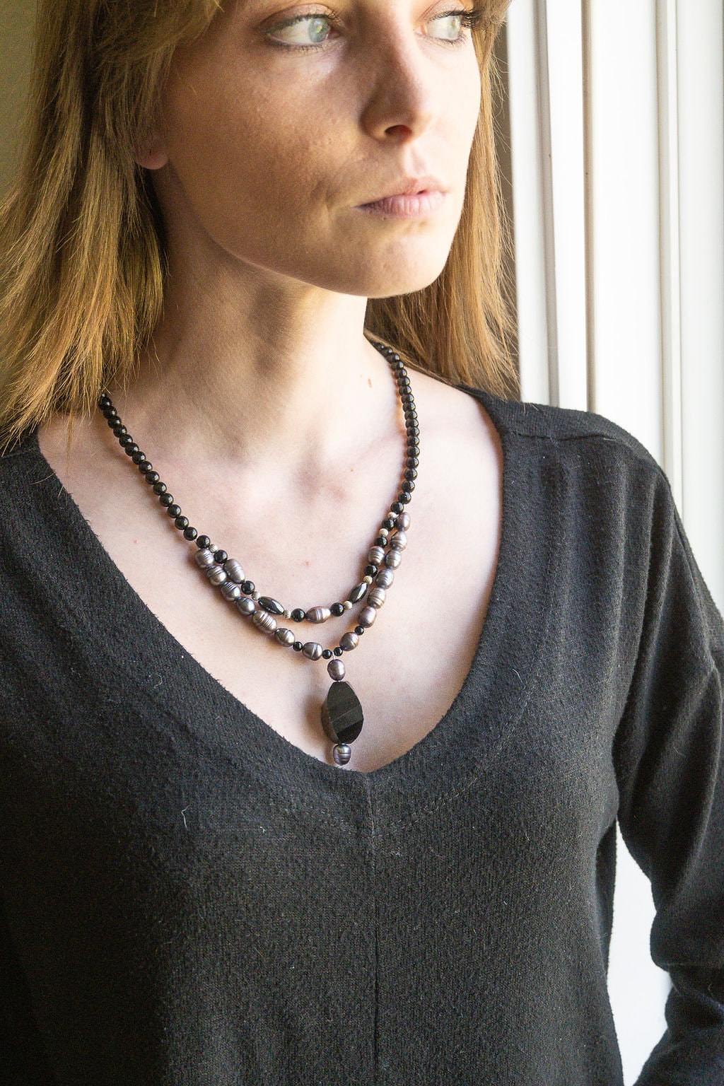 Silver freshwater pearls and black onyx pendant necklace: handmade