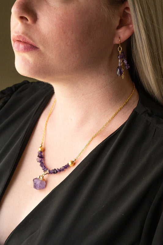 Natural Druzy Amethyst pendant necklace with Amethyst chips and 8K gold beads on gold alloy chain, handmade necklace