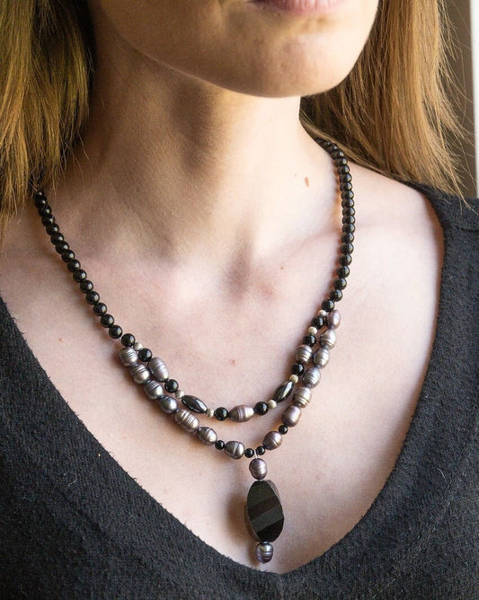 Silver freshwater pearls and black onyx pendant necklace: handmade